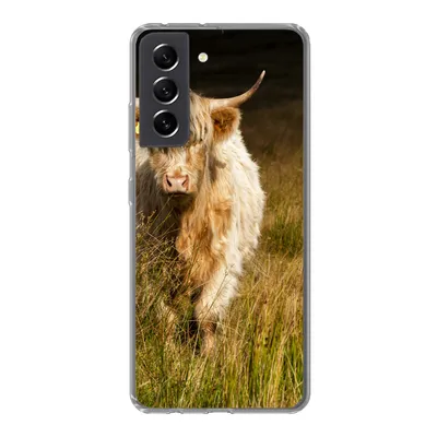 Produktbild von MuchoWow® Handyhülle Schutzhülle Hülle für Samsung Galaxy S21 FE Schottische Highlander - Licht - Gras - Tiere Silikon Softcase Handy Hülle - Mobiltelefonhülle