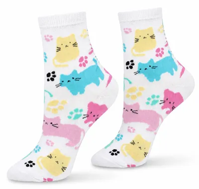 Productafbeelding van Dames sokken, model Milena, met een kleurrijk kattenpootmotief, meerkleurig, gemaakt van katoen, maat 37-41