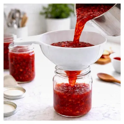 Produktbild von Marmeladentrichter mit 5 cm großer Öffnung, Durchmesser 12 cm – geeignet zum Einkochen, weiß