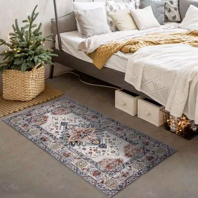 Imagen del producto de Alfombra Unyqoos® de diseño oriental, lavable a máquina, 100% poliéster con base antideslizante de TPR, tamaño 80 x 150 cm, ideal para pasillos y cocinas