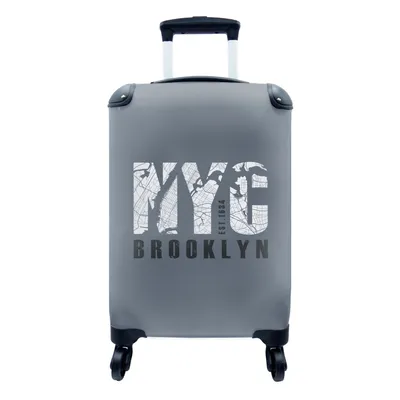 Produktbild von MuchoWow® Koffer Handgepäck Trolley Rollkoffer Kleine Reisekoffer mit 4 Rollen - New York - Blau - Karte - Cabin Size < 55x40x23 cm & 55x40x20 cm - Fotokoffer - Kabinenkoffer - Boardgepäck - Reise-Box - Reisekoffer - Reisegepäck - Koffer mit Bild - Trolley für Kinder