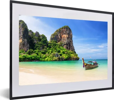 Produktbild von MuchoWow® MuchoWow® Gerahmtes Poster Strand - Meer - Thailand - Boot 60x40 cm - Poster mit zchwarzem Bilderrahmen - Schlafzimmer - Plakat in Rahmen - Drucken