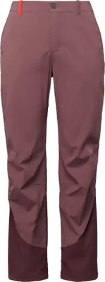 W Pursuit Hybrid Pants von Black Diamond in lila; geeignet für Klettern und Bouldern.