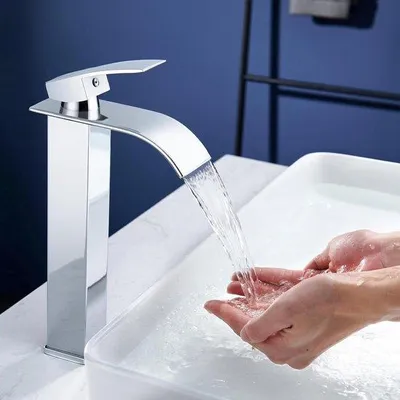Immagine prodotto di Miscelatore monocomando cromato per bagno