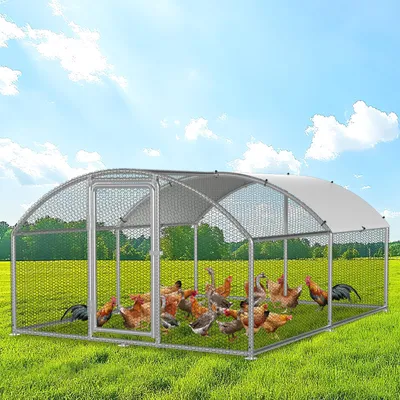 Image de Poulailler Ikodm avec enclos extérieur, dimensions 3 x 4 x 2 mètres, surface de 12 m², toit en arc, structure en acier galvanisé de 25 mm, grillages en fil de PVC et bâche de protection en polyéthylène blanc