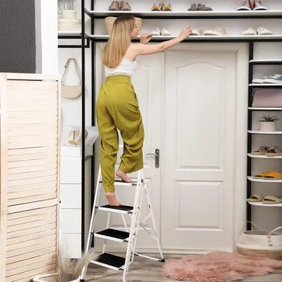 Obrázek produktu pro Skládací domácí žebřík, 4 příčky, černý/bílý