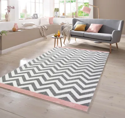 Zdjęcie produktu dla Dywan w stylu skandynawskim w kolorach różowym, kremowym i szarym, wymiary: 120 x 170 cm