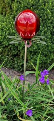 Produktbild von Blütenzauber Paris Rosenkugel 10 cm Edelstahl rot matt gebürstet Gartenstecker Deko mit Stab 80 cm