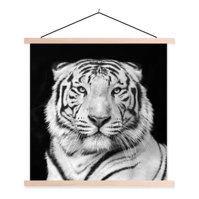 Produktbild von MuchoWow® Textilposter Tiger - Schwarz - Weiß - Porträt - Tiere 40x40 cm mit holzfarbenen Rahmen - Posterleiste