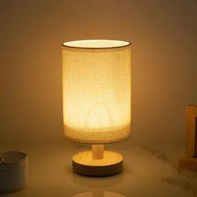 Imagen del producto de Lámpara de mesa LED AIORBER, de bajo consumo energético y respetuosa con el medio ambiente, con intensidad de luz ajustable, ideal para salones, dormitorios y comedores