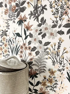 Produktbild von NEWROOM Tapete Weiß Vliestapete Blumen - Blumentapete Floral Grau Braun Blüten Blätter Floral Romantisch Vintage