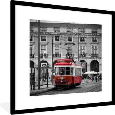 Produktbild von MuchoWow® Gerahmtes Poster Schwarz-Weiß-Foto mit einer roten Straßenbahn 40x40 cm - Poster mit Schwarzem Bilderrahmen Wandposter Rahmen Foto Bilder - Poster - Plakat im Rahmen