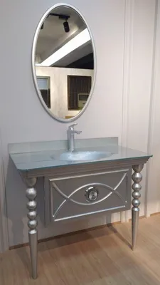 Produktbild von Casa Padrino Barock Badezimmer Set Silber - 1 Waschtisch mit Glas Waschbecken & 1 Wandspiegel - Badezimmer Möbel im Barockstil