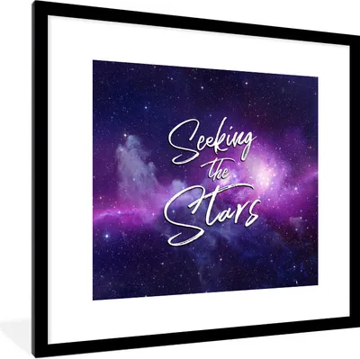 Produktbild von MuchoWow® Gerahmtes Poster Zitate - 'Auf der Suche nach den Sternen' - Sprichwörter - Raumfahrt - Jungen - Mädchen - Kinder 40x40 cm - Poster mit Schwarzem Bilderrahmen Wandposter Rahmen Foto Bilder - Poster - Plakat im Rahmen