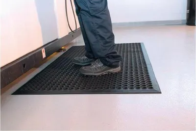 Image de Revêtement de sol pour poste de travail Tapis prêt à l'emploi L1500xB900xS10mm noir Gum.COBA