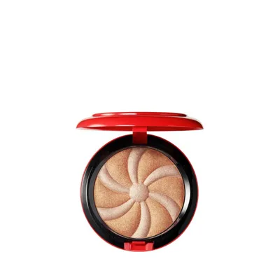 Imagen del producto de Mac Hyper Real Glow Duo Step Bright Up, 8 gramos