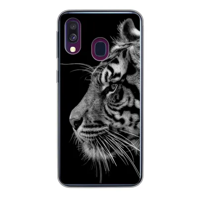 Produktbild von MuchoWow® Handyhülle Schutzhülle Hülle für Samsung Galaxy A40 Tiger auf schwarzem Hintergrund in schwarz und weiß Silikon Softcase Handy Hülle - Handy-Tasche