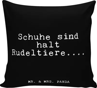Produktbild von Mr. & Mrs. Panda Kissen 40x40 Schuhe sind halt Rudeltiere....... - Schwarz - Geschenk, Glizer Spruch Sprüche Weisheiten Zitate Lustig Weisheit Worte, Lustige, Sofa, Deko