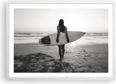 Produktbild von Gerahmtes Poster - Weißer Rahmen - Frau Strand Surfen - 70x50 cm - Wand Bild - Wanddeko - Wandbilder - Kunstposter - Wandposter - Bilderrahmen - Bilder - Kunstdruck - Wanddekoration - P2WAA70x50-5036