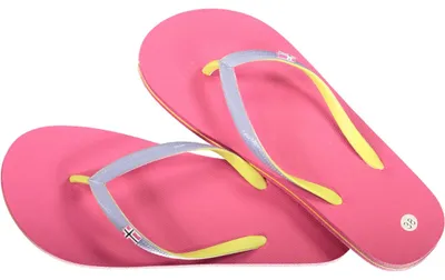 Obrázek produktu pro Stylové růžové dámské pantofle: elegantní pantofle s prstovým oddělením a kontrastními detaily