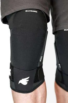 Obrázek produktu pro Chrániče Bluegrass 3straps Knee na kolena Velikost S 3PP039CE00S00
