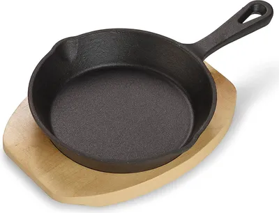 Obrázok produktu pre Liatinová servírovacia panvica Echtwerk, Servírovacia panvica, Mini panvica so servírovacou doskou, Už upečená, Vhodná do rúry, na gril, BBQ a indukciu, Ideálna na varenie a servírovanie, Ø 15,2 cm