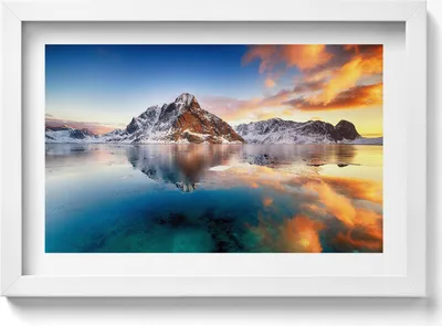 Produktbild von Schöne Landschaft mit Wasser und Bergen am Abend– Wandbild mit Rahmen – Gerahmtes Bild  – Wanddekoration – 30x20 cm –  Weiß Rahmen