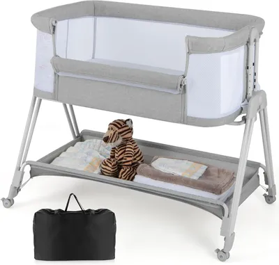 Produktbild von 2-in-1-Beistellbett und klappbarer Stubenwagen, tragbares Babybett mit 7 verstellbaren Höhen, Matratze, Tragetasche und Gurten, verstellbares Reisebett für Neugeborene bis 6 Monate (Grau)