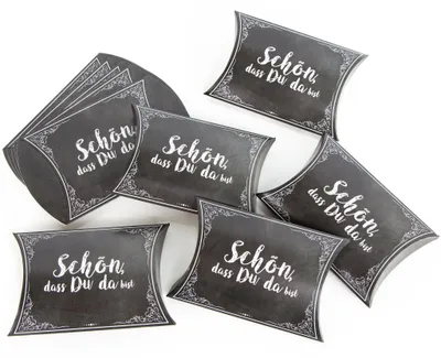 Produktbild von 10 Stück kleine schwarz weiß Geschenkbox Geschenkschachtel 14,5 x 10,5 + 3 cm Höhe SCHÖN DASS DU DA BIST Tafelkreide Look Schachtel Tischkarte Hochzeit Geburtstag Gastgeschenk give-away Verpackung50 Stück