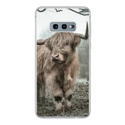 Produktbild von MuchoWow® Handyhülle Schutzhülle Hülle für Samsung Galaxy S10e Schottischer Highlander - Wald - Nebel - Kuh - Tiere - Natur Silikon Softcase Handy Hülle - Handy