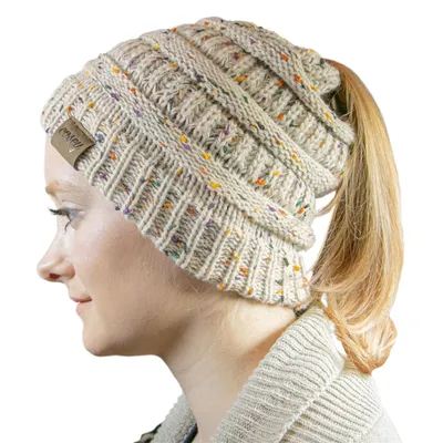 Produktbild von Strick Winter Beanie - Pferdeschwanz Mütze - mit Zopf Loch - Beige Gesprenkelt