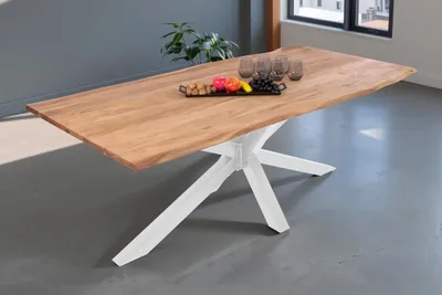 Produktbild von Baumkantentisch 140 x 80 cm Dana, massiver Esstisch Eiche, Esszimmertisch mit weißem Spider-Gestell aus Metall, echte Baumkante, pflegeleichter Holztisch