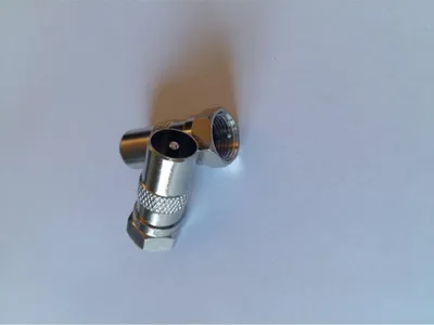 Immagine prodotto di Adattatore CFA 10-00 spina IEC - spina F