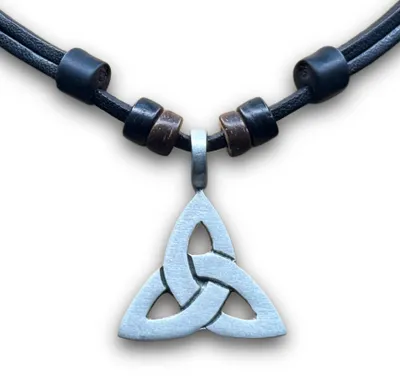 Produktbild von HANA LIMA | Leder Halskette Triqueta Herren Damen Surfer Kette Keltischer Knoten