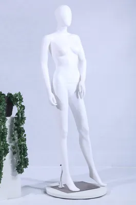 Imagen del producto de Maniquí femenino abstracto blanco mate para escaparate, modelo FC-4W