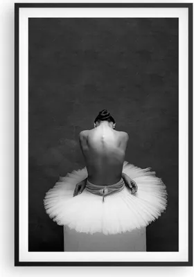 Produktbild von Gerahmtes Poster - Schwarzer Rahmen - Ballerina Rücken Stück - 61x91,5 cm - Wand Bild - Wanddeko - Wandbilder - Kunstposter - Wandposter - Bilderrahmen - Bilder - Kunstdruck - P2BPA61x91-4729