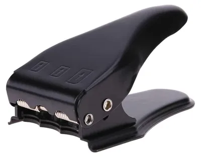 Produktbild von Universeller 3-in-1-Stanzer/Standard-SIM-/Micro-SIM-/Nano-SIM-Kartenschneider für alle SIM-Karten von Smartphones/Tablets inkl. SIM-Adapter + 1 SIM-Kartensteckplatz-Öffnerstift