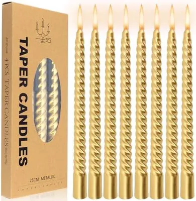 Produktbild von 8 gedrehte Stabkerzen, 25 x 2 cm, farbige Kegelkerzen, duftneutral und rauchfrei, für Geburtstage, Hochzeiten und Partys geeignet (Gold)