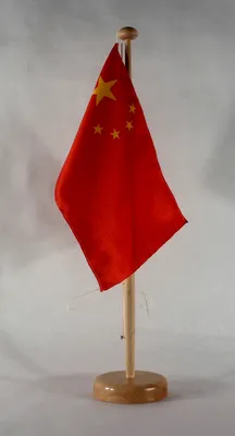 Produktbild von Tischflagge China 25x15 cm mit Holzständer