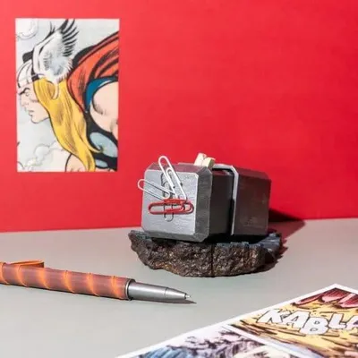 Produktbild von Marvel Thor Stift mit Halter Hammer