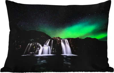 Produktbild von MuchoWow® Outdoor Kissen - Nordlicht - Wasserfall - Island - Natur - 50x30 cm - Wetterfest - Lounge Kissen - Sofa kissen - Wohnzimmer Dekoration