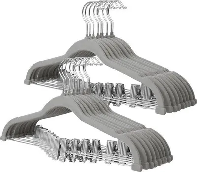 Produktbild von Famanu Kleiderbügel mit Verstellbaren Clips - Antirutsch Samt Kleiderbügel - Platzsparende Hosenbügel für Hemden - Hosen - Kleider - Röcke - Jacken