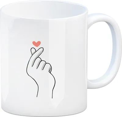 Produktbild von K-Pop Kaffeebecher in Schwarz-Weiß mit Herzsymbol