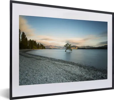 Produktbild von MuchoWow® MuchoWow® Gerahmtes Poster See - Baum - Stein 40x30 cm - Poster mit zchwarzem Bilderrahmen - Bilderrahmen - Poster im Rahmen