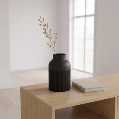 Produktbild von Vase Hiku Japandi 17,6 cm, gerippte Dekovase aus PLA – Schwarz