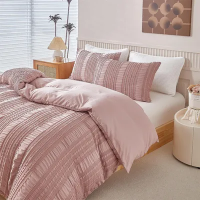 Productafbeelding van Omgoods - Seersucker Bedlinnen Set, 200 x 200 cm, Roze Gestreept