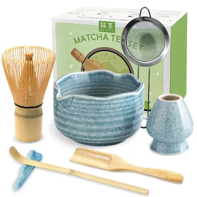 Produktbild von Matcha Besen Set 7-teilig, Bambus Besen mit 100 Zinken, Keramik Schale mit Auslauf, Sieb, Löffel, Halter, Vintage Blau