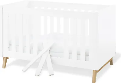 Produktbild von Babybett Babyzimmer RIJEKA-134 in weiß edelmatt mit Schlupfsprossen, B/H/T: 78/88/149 cm
