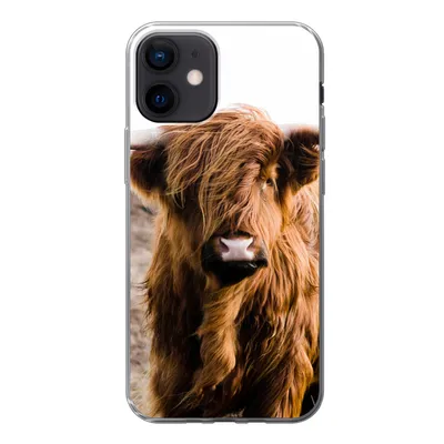 Produktbild von MuchoWow® Handyhülle Schutzhülle Hülle für iPhone 12 Schottische Highlander - Landschaft - Kuh - Braun - Tiere - Natur Silikon Softcase Handy Hülle - Schutzhülle