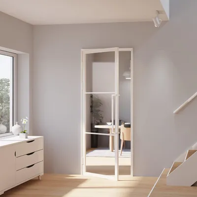weiß gerahmte Glas-Zimmertür in modernem, hellem Wohnraum, Türanschlag links